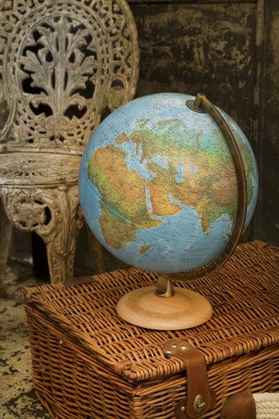 Globe terrestre bois blanc et laiton